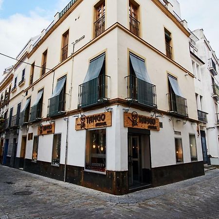 Arenal Carreteria Deluxe Suites By Valcambre Sevilla Kültér fotó