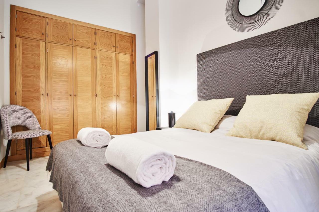 Arenal Carreteria Deluxe Suites By Valcambre Sevilla Kültér fotó