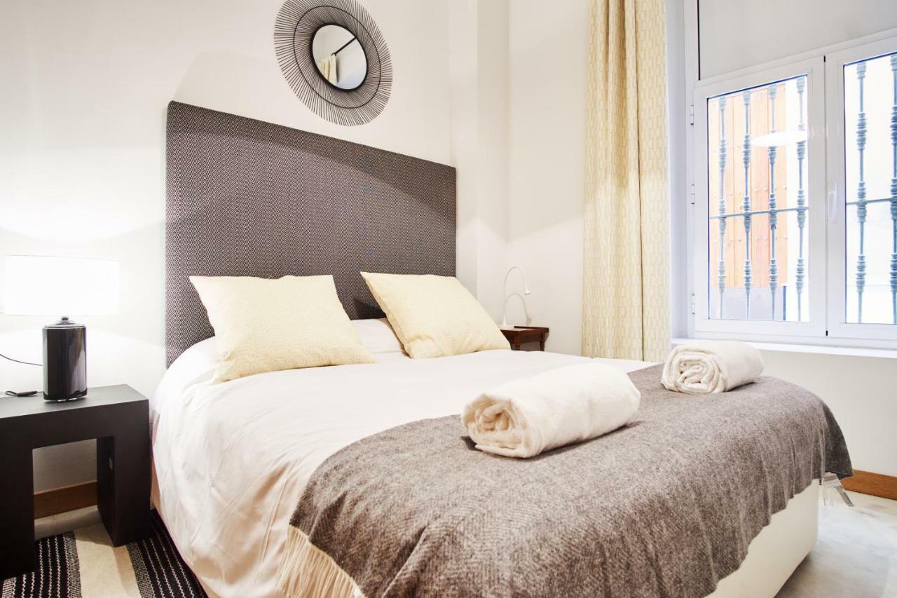 Arenal Carreteria Deluxe Suites By Valcambre Sevilla Kültér fotó